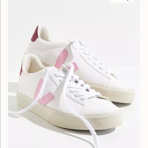 Veja Campo Sneakers (Extra White Guimauve Marsala)
